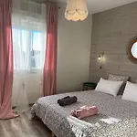 Les Logis Du Forgeron-gites Avec Piscine Pres D'angers * Saint-Jean-des-Mauvrets