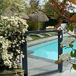 Les Logis Du Forgeron-gites Avec Piscine Pres D'angers
