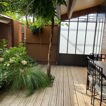 Les Logis Du Forgeron-gites Avec Piscine Pres D'angers 度假居
